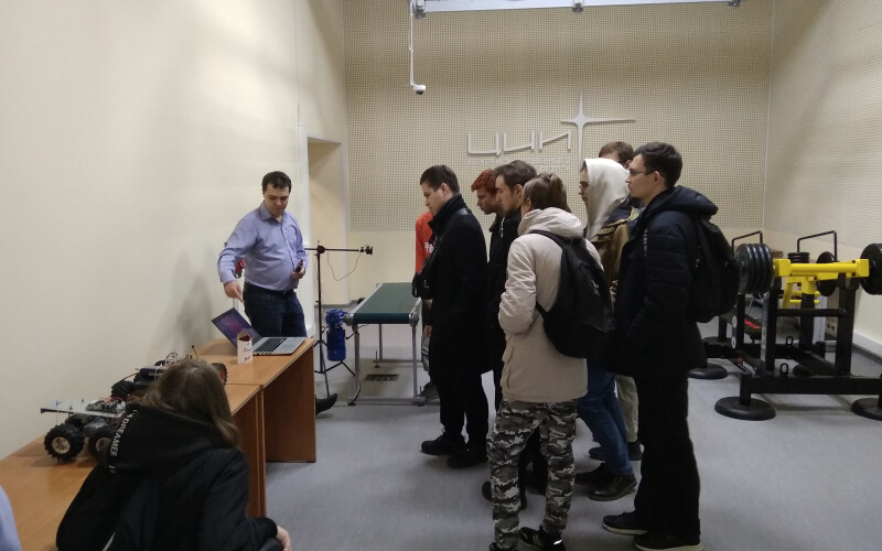 Студенты из Петрозаводска познакомились с работой Центра искусственного интеллекта